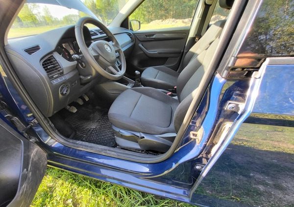 Skoda Fabia cena 30900 przebieg: 71237, rok produkcji 2015 z Żnin małe 22